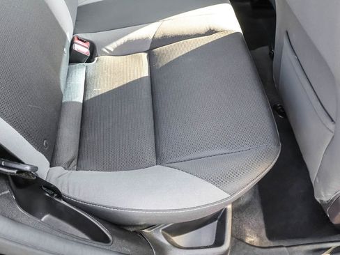 Used 2014 Ford Focus SE image 32