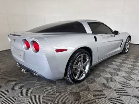 Used 2009 Chevrolet Corvette Coupe w/ Preferred Equipment Group RWD image 3