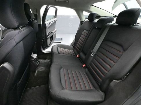 Used 2016 Ford Fusion SE w/ Equipment Group 201A image 34