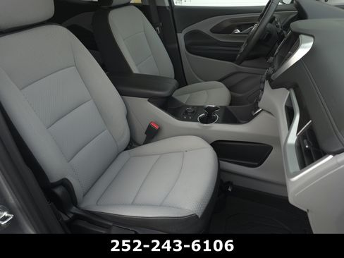 Used 2024 GMC Terrain SLE w/ Driver Convenience Package FWD image 36