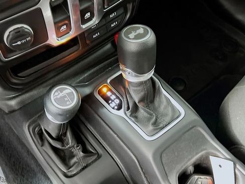 Used 2021 Jeep Wrangler Willys image 29