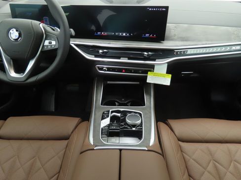 Used 2026 BMW X5 sDrive40i w/ Climate Comfort Package RWD image 14
