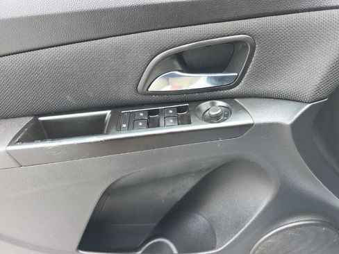 Used 2014 Chevrolet Cruze LT image 13