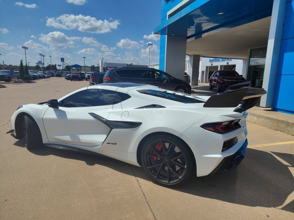 Used 2026 Chevrolet Corvette ZR1 w/ ZR1 Carbon Fiber Aero Package RWD image 3