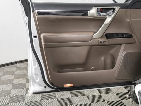 Used 2018 Lexus GX 460 w/ Navigation Package image 35