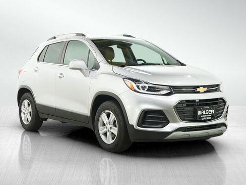 Used 2020 Chevrolet Trax LT w/ LT Convenience Package FWD image 7