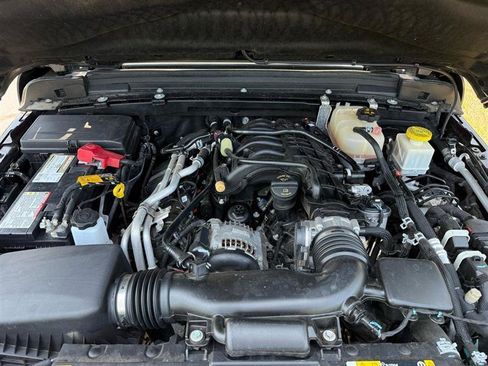 Used 2022 Jeep Gladiator Mojave AWD/4WD image 11