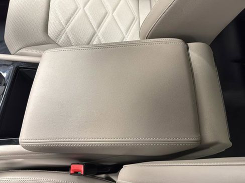 Used 2024 Volkswagen Atlas SE w/ Black Wheel Package image 19