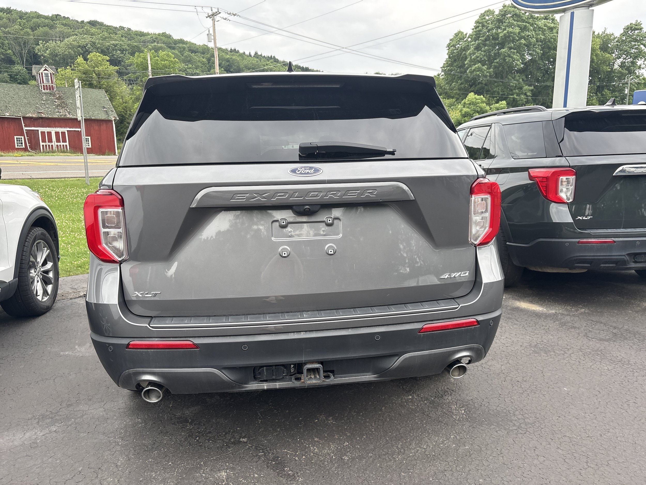 Used 2023 Ford Explorer XLT w/ Equipment Group 202A AWD/4WD image 10