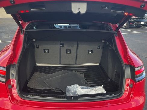 Used 2023 Porsche Macan Turbo image 11