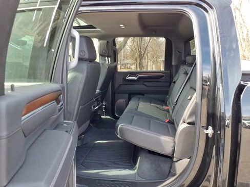 Used 2025 GMC Sierra 3500 Denali w/ Technology Package image 11