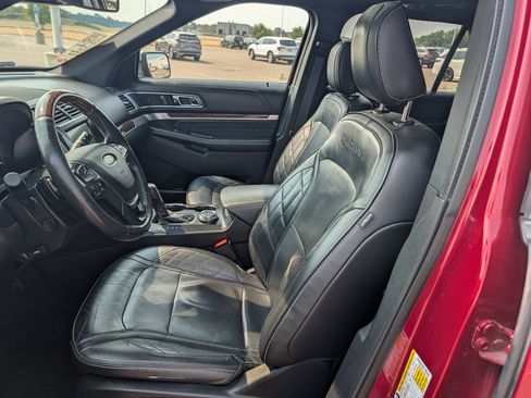 Used 2018 Ford Explorer Platinum AWD/4WD image 22