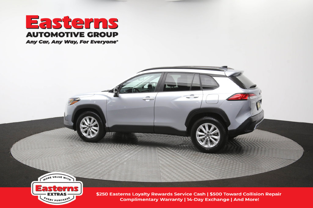 Used 2025 Toyota Corolla Cross LE FWD image 61
