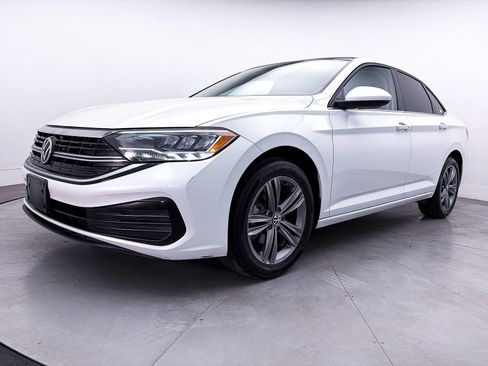 Used 2023 Volkswagen Jetta SE w/ Panoramic Sunroof Package FWD image 11