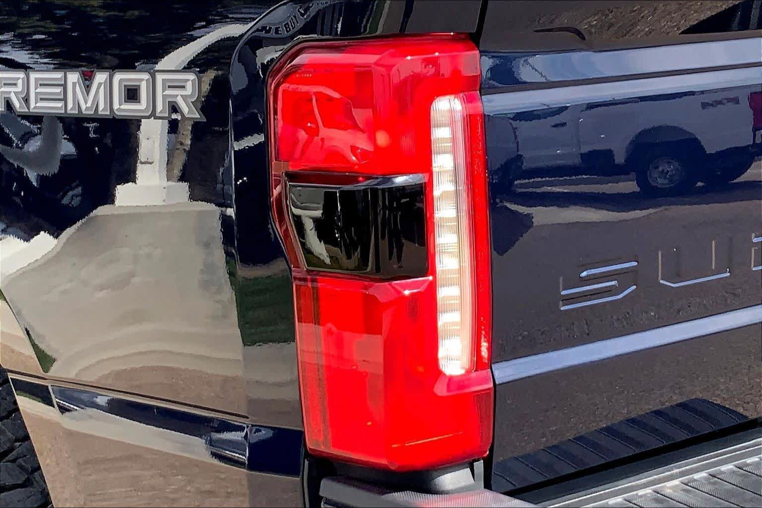 Certified 2024 Ford F250 Lariat w/ Lariat Ultimate Package AWD/4WD image 28