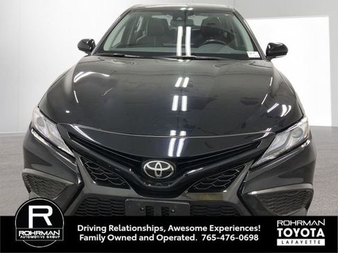 Used 2021 Toyota Camry XSE image 10