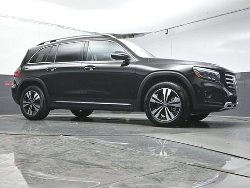 Used 2025 Mercedes-Benz GLB 250 image 33