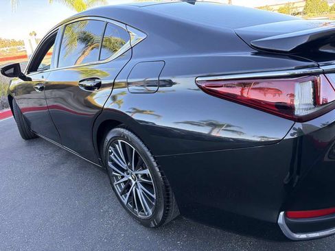 Used 2024 Lexus ES 300h w/ Premium Package FWD image 8