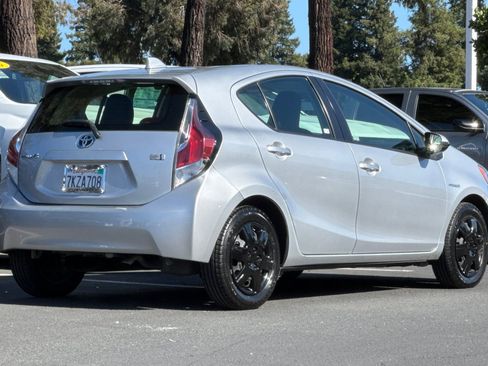 Used 2015 Toyota Prius C One FWD image 5