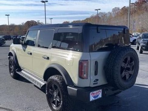 New 2025 Ford Bronco Outer Banks w/ Black Appearance Package image 8