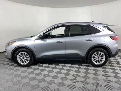Used 2022 Ford Escape SE w/ Cold Weather Package FWD image 5