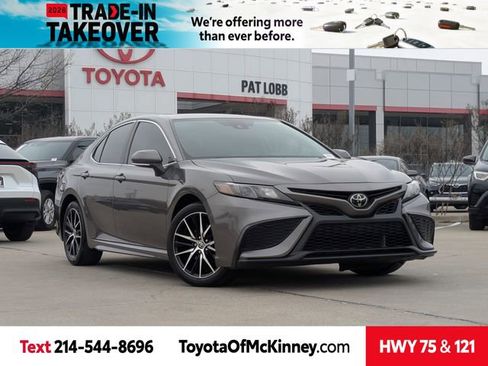 Used 2024 Toyota Camry SE image 1