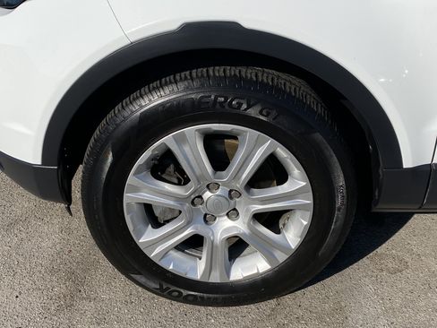 Used 2018 Land Rover Range Rover Evoque SE Premium AWD/4WD image 12