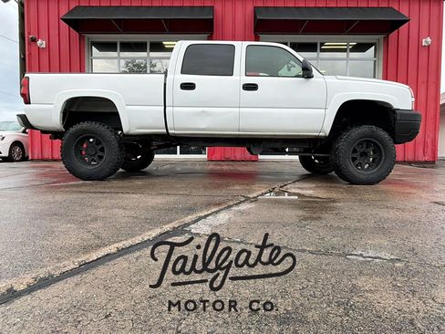 Used 2004 Chevrolet Silverado 2500 LS RWD image 1
