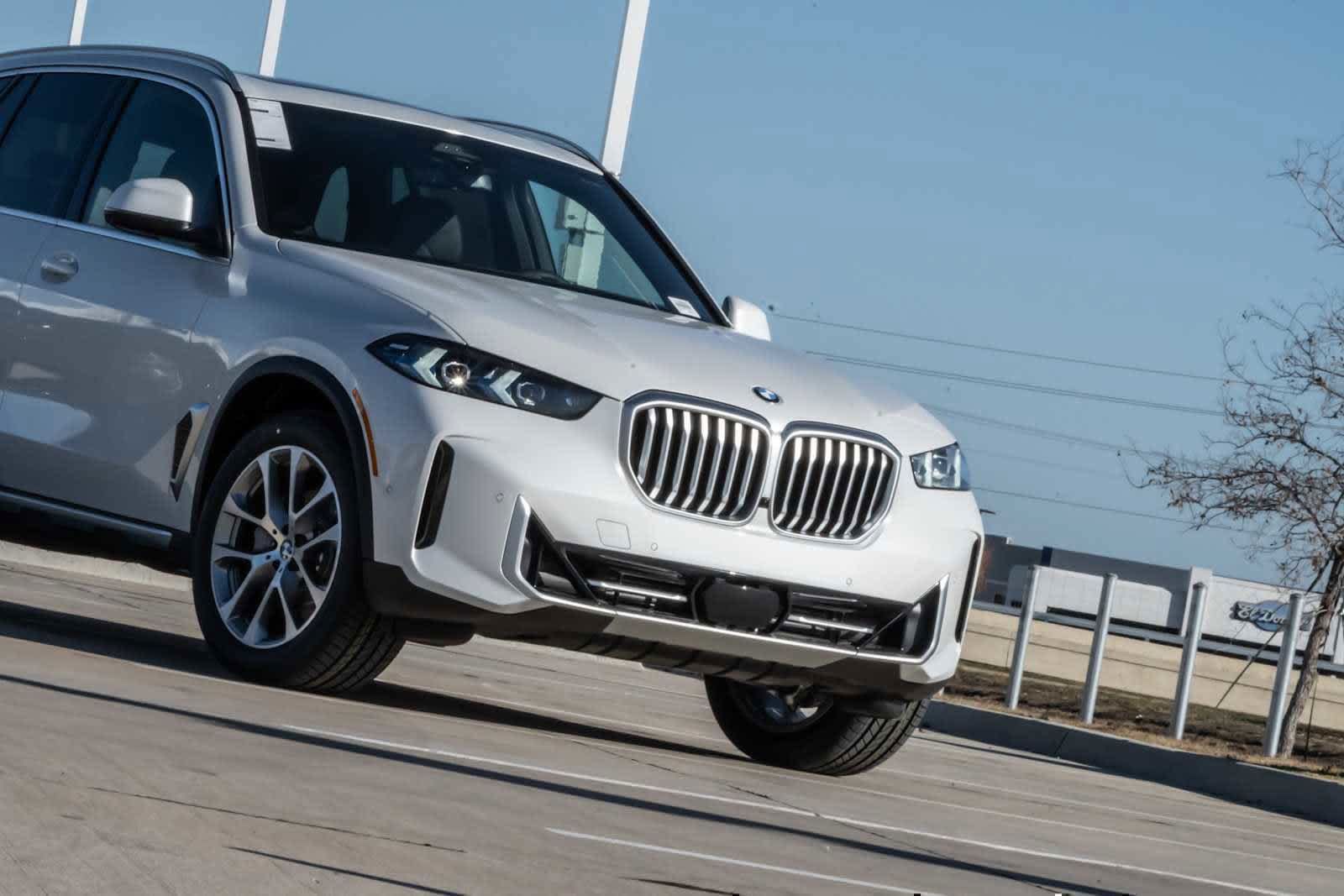 Used 2026 BMW X5 sDrive40i w/ Climate Comfort Package RWD image 3