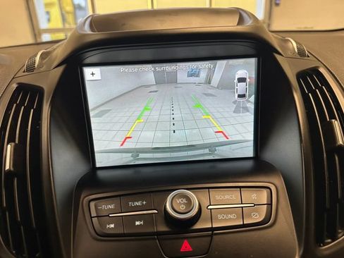Used 2019 Ford Escape SE FWD image 13