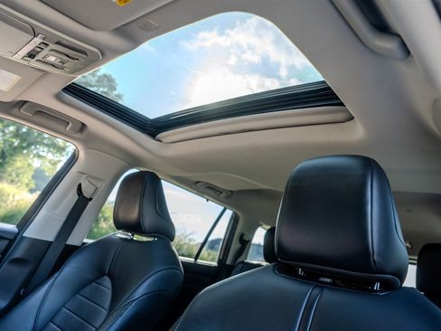 Used 2020 Toyota Highlander XLE FWD image 28