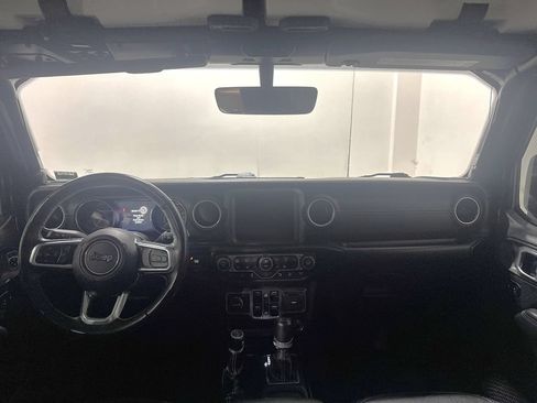 Used 2020 Jeep Wrangler Unlimited Sahara w/ Dual Top Group AWD/4WD image 3
