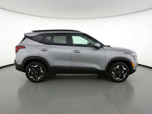 Used 2025 Kia Seltos S FWD image 11