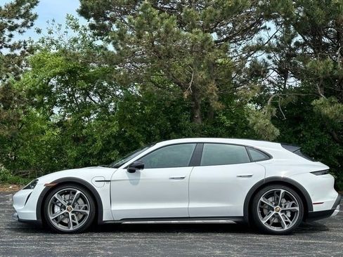 New 2023 Porsche Taycan Cross Turismo image 2