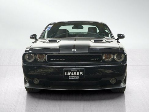 Used 2009 Dodge Challenger SRT8 w/ SRT Option Group II RWD image 8