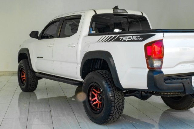 Used 2018 Toyota Tacoma TRD Off-Road w/ Technology Package AWD/4WD image 71