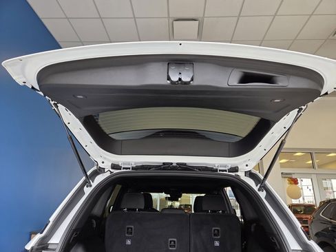 Used 2025 Jeep Grand Cherokee Laredo X image 13