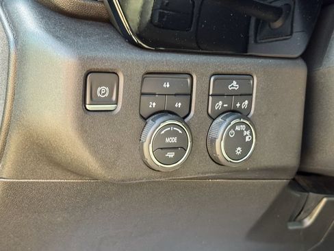 Used 2024 Chevrolet Silverado 2500 LT AWD/4WD image 30