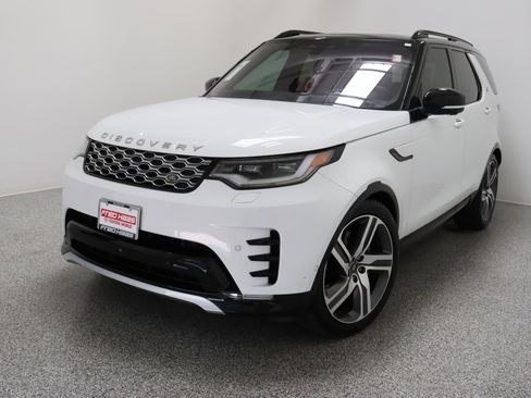 Used 2023 Land Rover Discovery Metropolitan Edition AWD/4WD image 2