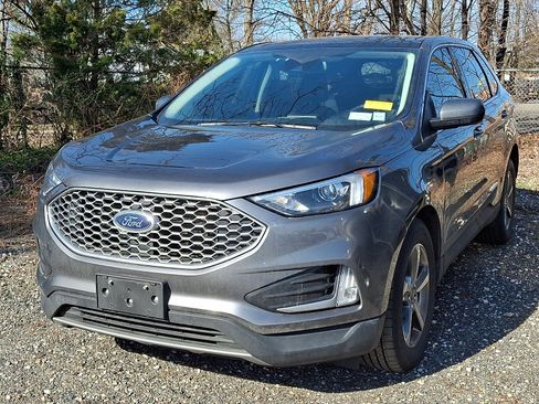 Used 2023 Ford Edge SEL w/ Convenience Package image 3
