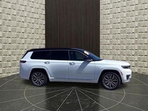 Certified 2025 Jeep Grand Cherokee L Summit AWD/4WD image 3