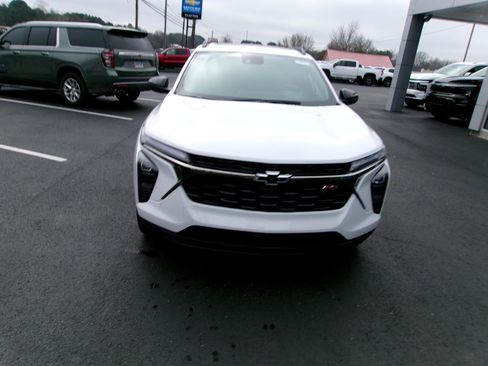 New 2026 Chevrolet Trax RS w/ Sunroof Package FWD image 8