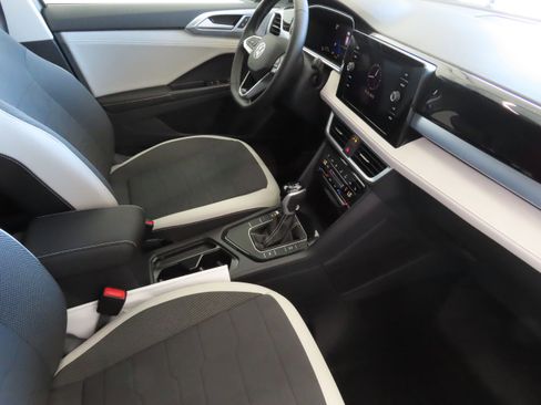 New 2026 Volkswagen Taos SE FWD image 25