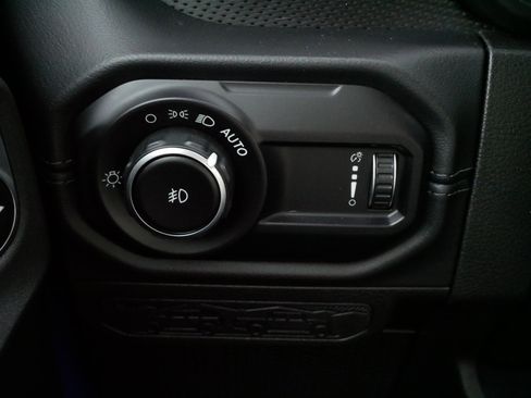 Used 2024 Jeep Wrangler Unlimited Rubicon w/ Technology Group image 26