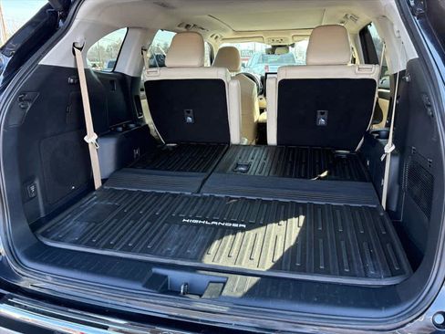 Used 2024 Toyota Highlander Platinum image 29