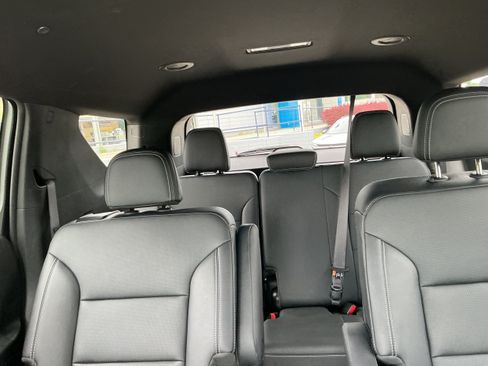 Certified 2025 Chevrolet Traverse LT AWD/4WD image 10