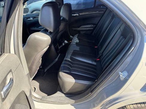 Used 2019 Chrysler 300 S RWD image 12
