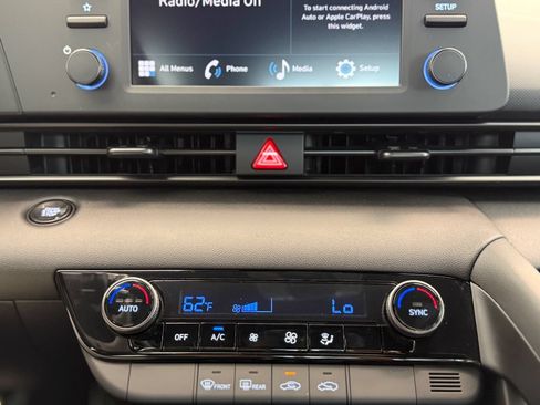 Used 2026 Hyundai Elantra SEL Sport Premium FWD image 18