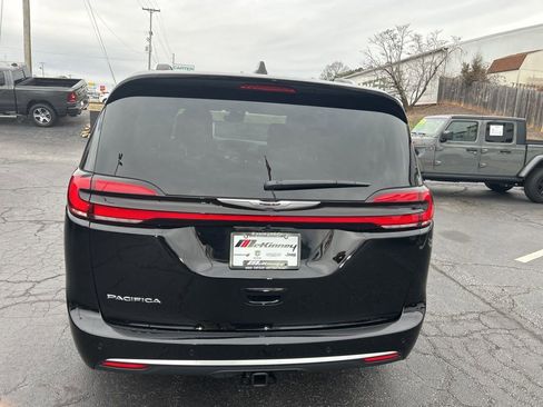 New 2026 Chrysler Pacifica Pinnacle image 5