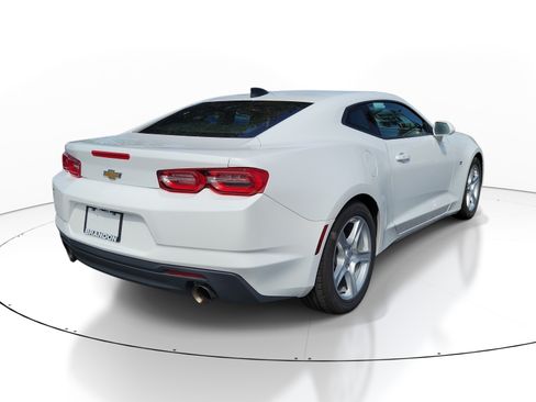 Used 2023 Chevrolet Camaro LT RWD image 7
